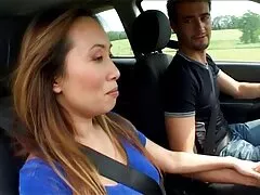 Cagna si masturba su una moto siti video porno amatoriali italiani e mette il suo cazzo in bocca.
