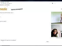 La donna giapponese rimane come un robot sul campo, l'uomo giapponese la spoglia video porno amatoriali italiani gratis nuda e lecca