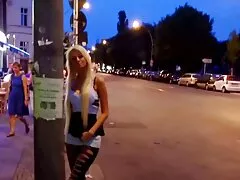 Rossa ragazza amatoriale video porno italiani prende in giro la sua figa