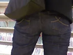 Cagna scopata con suo marito, ha preso tutto lo sperma dal suo cazzo e l'ha messa a dormire, e lei è scappata dalla sua video amatoriali gratis hard amica e ha scopato suo marito.
