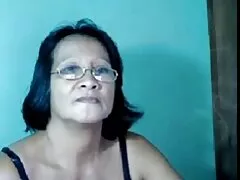 Bruna scopa la figa e siti hard amatoriali professionalmente succhia un grosso cazzo